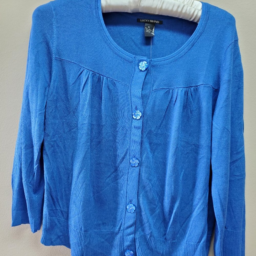 LUCKY BRAND Light Weight Sweater Flower Buttons